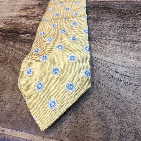 Brooks Brothers Men's Yellow Tie Floral Print 100% Silk Necktie - Picture 2 of 5